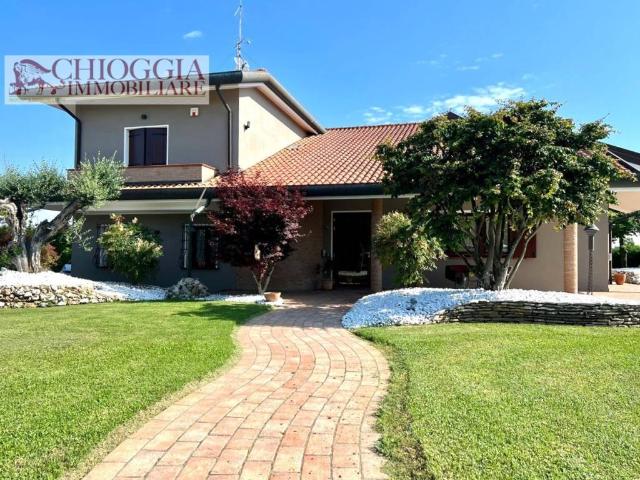 Villa Indipendente in vendita a Loreo, Veneto