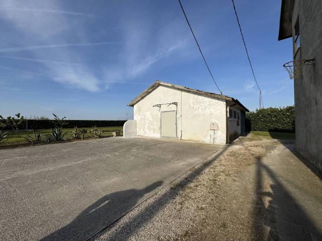 Villa Indipendente in vendita a Tornova, Loreo