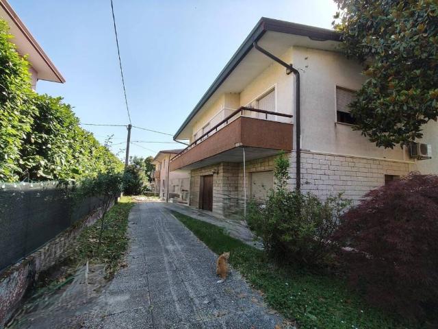 Villa Indipendente in vendita a Loreo, Veneto