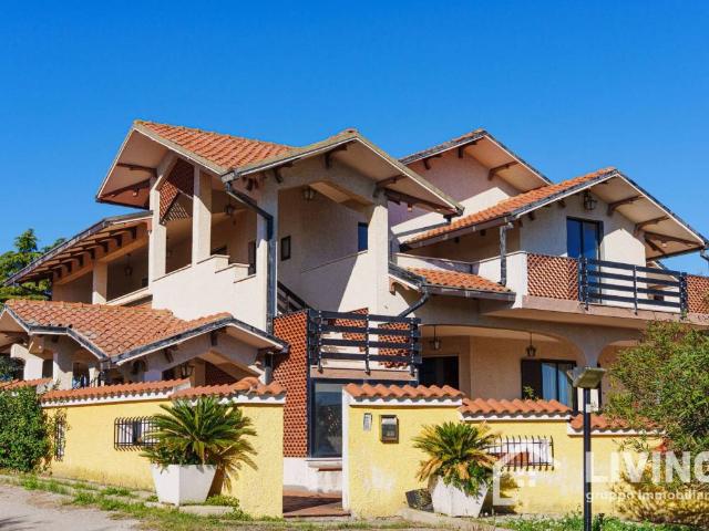 Villa Indipendente in vendita a Loreto Aprutino, Abruzzo