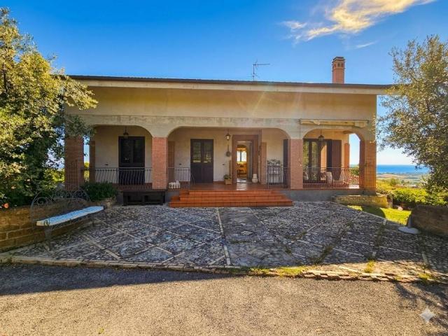 Villa Indipendente in vendita a Loreto Aprutino, Abruzzo