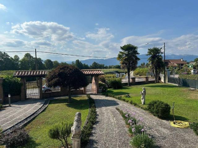 Villa Indipendente in vendita a Fonte, Loria