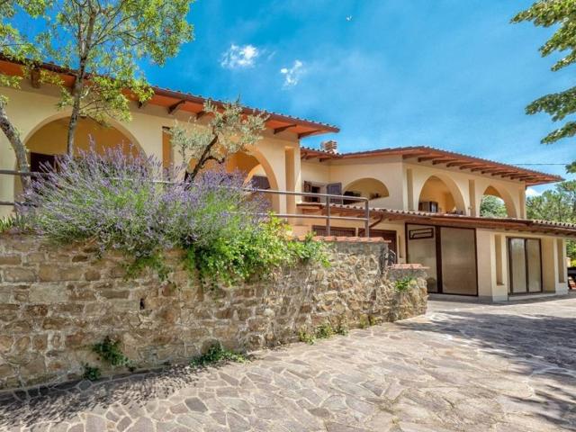 Villa Indipendente in vendita a Loro Ciuffenna, Toscana