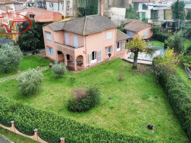 Villa Indipendente in vendita a Loro Ciuffenna, Toscana