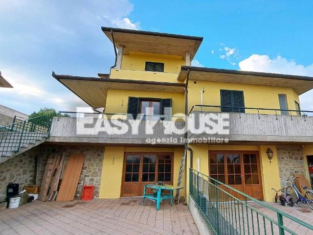 Villa Indipendente in vendita a Loro Ciuffenna, Toscana