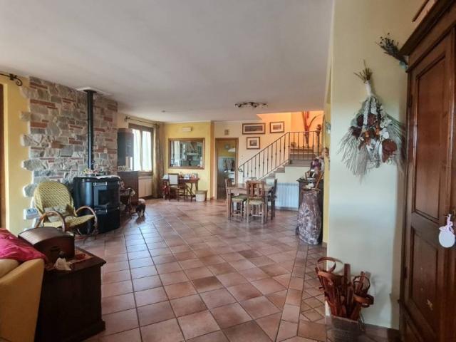 Villa Indipendente in vendita a Loro Ciuffenna, Toscana