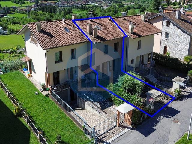 Villa Indipendente in vendita a Comunità montana della valle Camonica, Losine