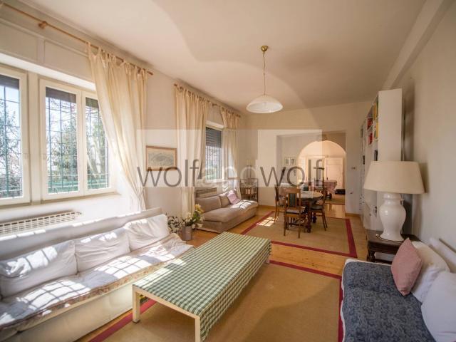 Villa Indipendente in vendita a Bossico, Lombardia