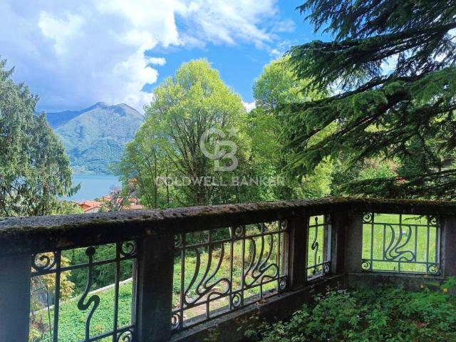 Villa Indipendente in vendita a Lovere, Lombardia