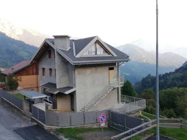Villa Indipendente in vendita a Comunità montana della valle Camonica, Lozio