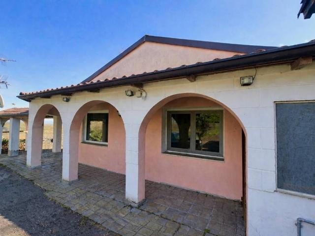 Villa Indipendente in vendita a Lu e Cuccaro Monferrato, Piemonte