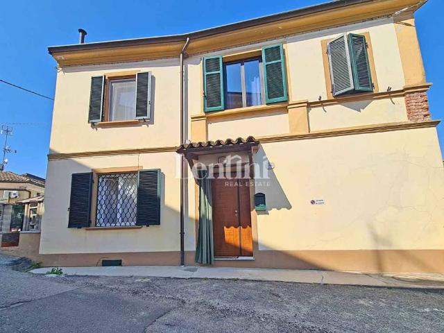 Villa Indipendente in vendita a Lu, Alessandria