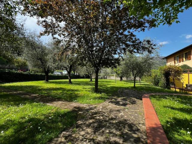 Villa Indipendente in vendita a Sesto di Moriano, Lucca