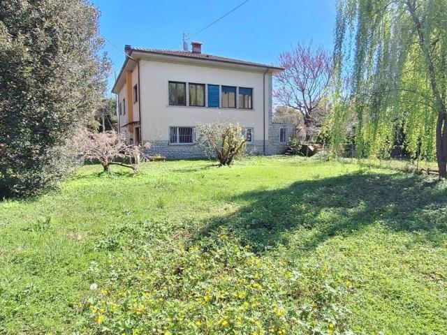 Villa Indipendente in vendita a San Macario in Piano, Bagni Di Lucca Ponte