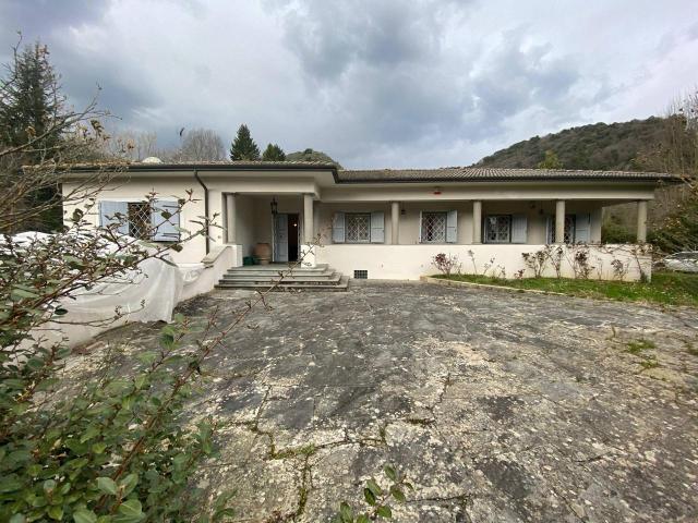 Villa Indipendente in vendita a Cappella, Bagni Di Lucca Ponte