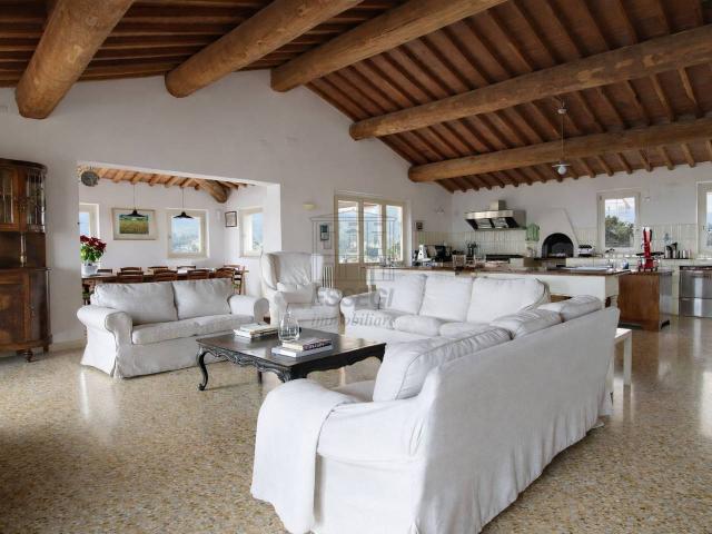 Villa Indipendente in vendita a Bagni Di Lucca Ponte, Toscana
