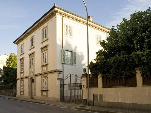 Villa Indipendente in vendita a Ponte a Moriano, Lucca