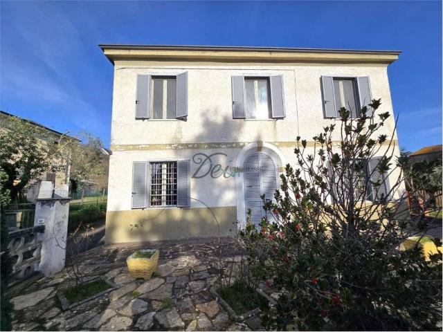 Villa Indipendente in vendita a Bagni Di Lucca Ponte, Toscana