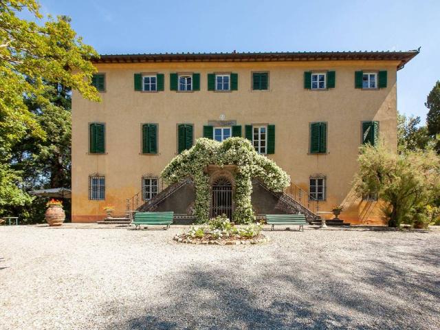 Villa Indipendente in vendita a Bagni Di Lucca Ponte, Toscana