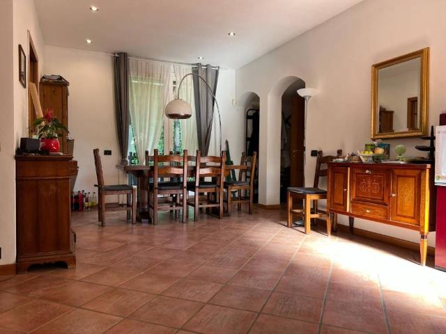 Villa Indipendente in vendita a Tempagnano di Lunata, Bagni Di Lucca Ponte