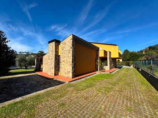 Villa Indipendente in vendita a Cappella, Bagni Di Lucca Ponte