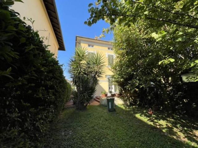 Villa Indipendente in vendita a Sant'Anna, Bagni Di Lucca Ponte