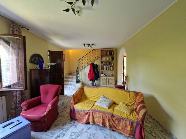 Villa Indipendente in vendita a San Macario in Piano, Bagni Di Lucca Ponte