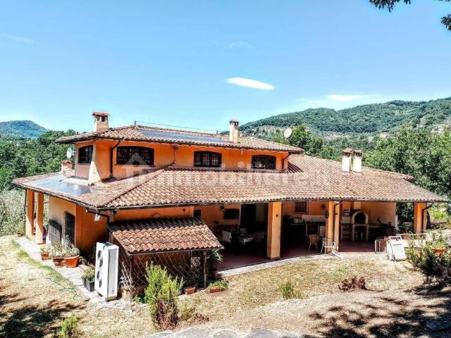 Villa Indipendente in vendita a Cappella, Bagni Di Lucca Ponte