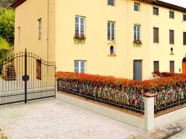 Villa Indipendente in vendita a Bagni Di Lucca Ponte, Toscana