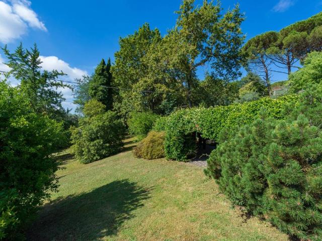 Villa Indipendente in vendita a Bagni Di Lucca Ponte, Toscana