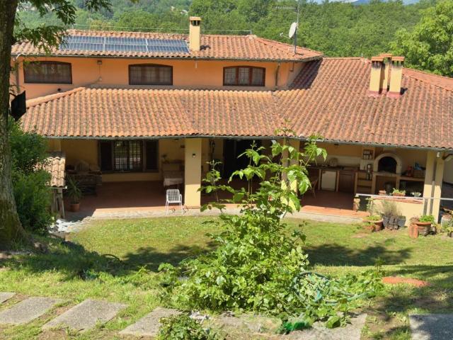 Villa Indipendente in vendita a Bagni Di Lucca Ponte, Toscana