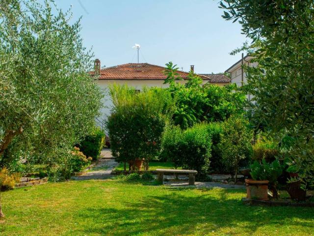 Villa Indipendente in vendita a Corte Pistelloni, Lucca