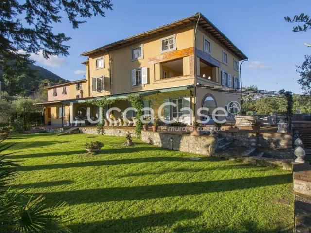 Villa Indipendente in vendita a Bagni Di Lucca Ponte, Toscana