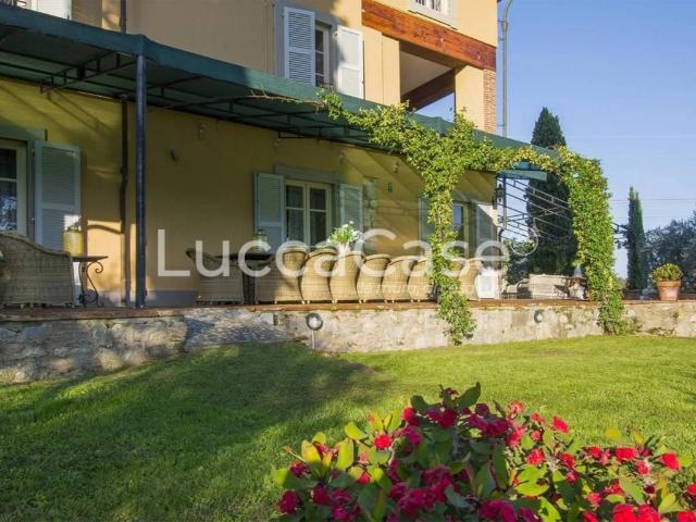 Villa Indipendente in vendita a Bagni Di Lucca Ponte, Toscana