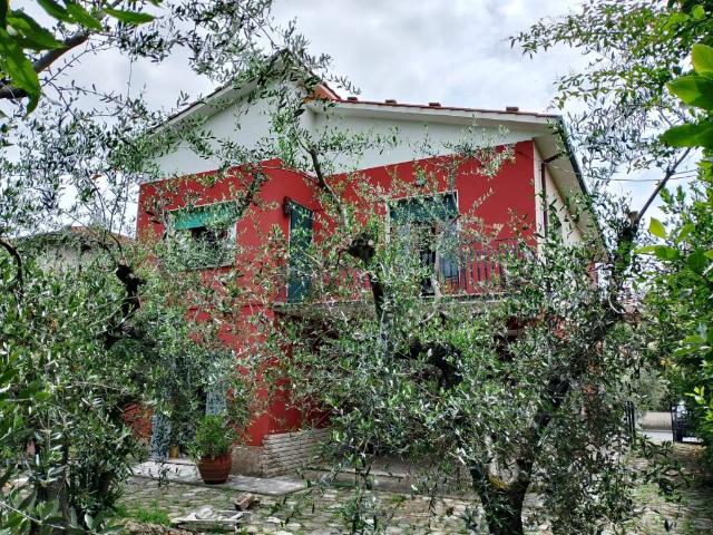 Villa Indipendente in vendita a San Michele di Moriano, Bagni Di Lucca Ponte
