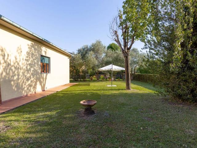 Villa Indipendente in vendita a Sorbano del Giudice, Lucca