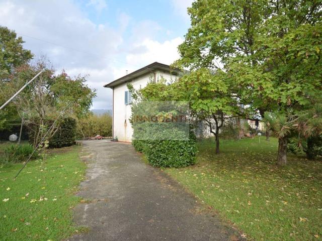 Villa Indipendente in vendita a San Quirico di Moriano, Bagni Di Lucca Ponte