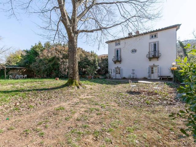 Villa Indipendente in vendita a Bagni Di Lucca Ponte, Toscana