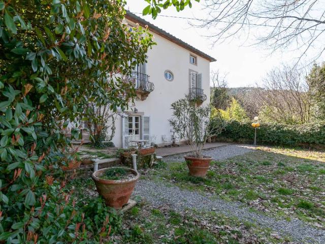 Villa Indipendente in vendita a Bagni Di Lucca Ponte, Toscana