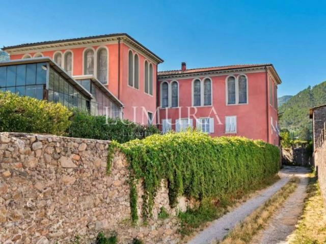 Villa Indipendente in vendita a Bagni Di Lucca Ponte, Toscana