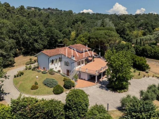 Villa Indipendente in vendita a Ponte San Pietro, Bagni Di Lucca Ponte