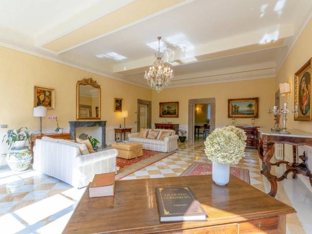 Villa Indipendente in vendita a Bagni Di Lucca Ponte, Toscana