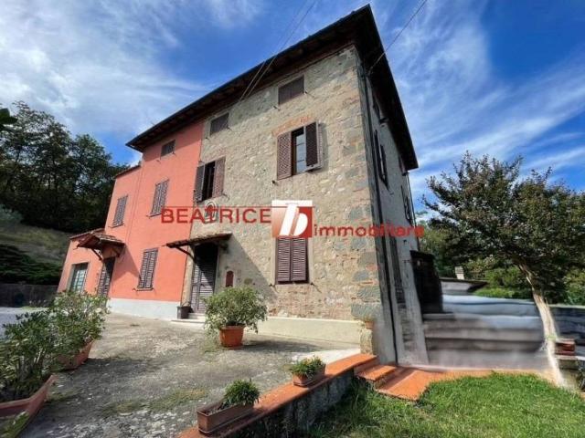 Villa Indipendente in vendita a Cappella, Bagni Di Lucca Ponte