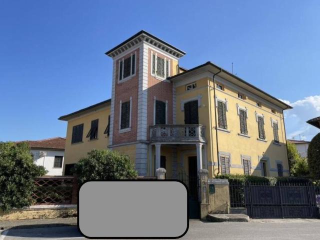 Villa Indipendente in vendita a Sant'Anna, Bagni Di Lucca Ponte