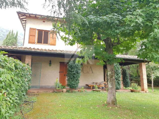 Villa Indipendente in vendita a Bagni Di Lucca Ponte, Toscana