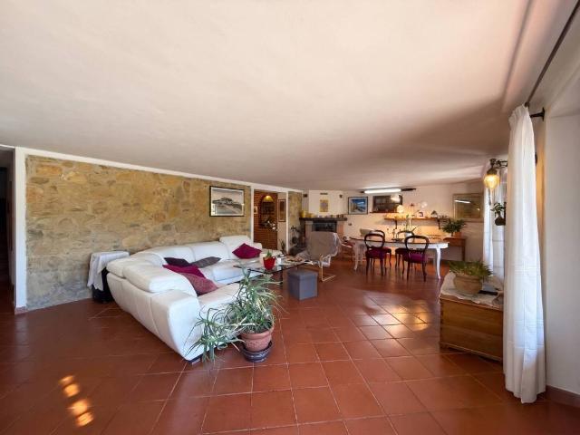 Villa Indipendente in vendita a Bagni Di Lucca Ponte, Toscana