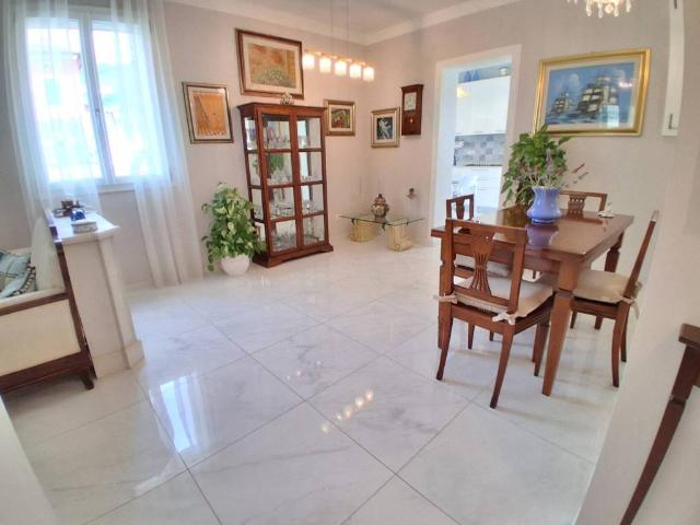 Villa Indipendente in vendita a Bagni Di Lucca Ponte, Toscana