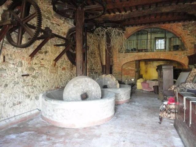 Villa Indipendente in vendita a Bagni Di Lucca Ponte, Toscana