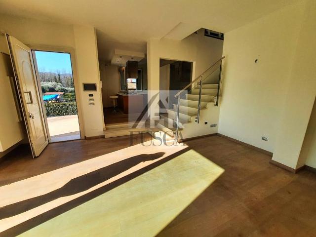Villa Indipendente in vendita a Bagni Di Lucca Ponte, Toscana