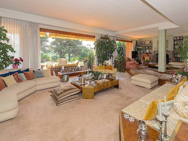 Villa Indipendente in vendita a Bagni Di Lucca Ponte, Toscana